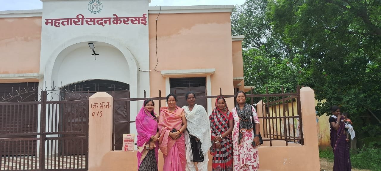 महतारी सदन से बदली महिलाओं की जिंदगी: अब न पेड़ के नीचे बैठक, न जगह की चिंता; आत्मनिर्भरता को मिला नया सहारा