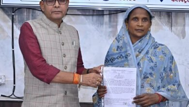 टंक राम वर्मा ने बांटे डिजिटल जाति प्रमाण पत्र: सेवा सेतु से 441 सरकारी सेवाएं ऑनलाइन, बोले—अब दफ्तरों के चक्कर खत्म