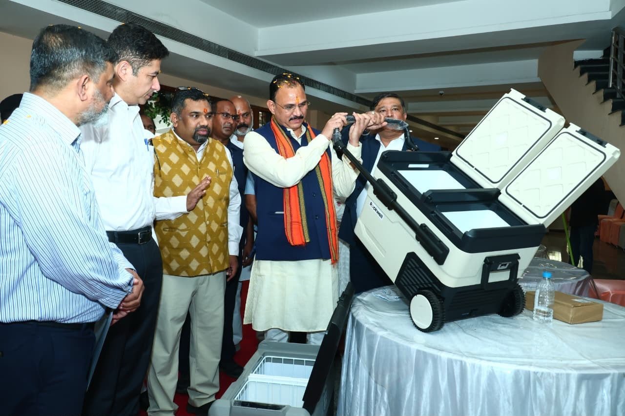 छत्तीसगढ़ को मिला पहला मदर मिल्क बैंक: 10 माताओं का ‘माता यशोदा सम्मान’, मंत्री बोले—कोई नवजात माँ के दूध से वंचित न रहे