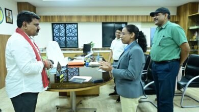उप मुख्यमंत्री विजय शर्मा ने राष्ट्रपति भवन से आमंत्रण मिलने पर रेणुका गोस्वामी को दी बधाई उप मुख्यमंत्री विजय शर्मा ने राष्ट्रपति भवन से आमंत्रण मिलने पर रेणुका गोस्वामी को दी बधाई