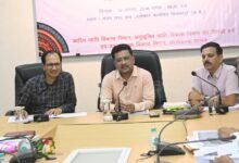 बिलासपुर में प्रमुख सचिव बोरा की समीक्षा बैठक : छात्रवृत्ति और जनसुनवाई को लेकर अफसरों को सख्त निर्देश