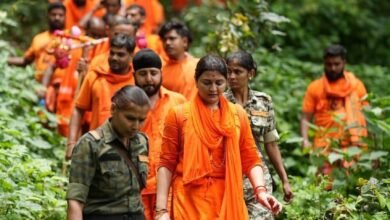 अमरकंटक से भोरमदेव तक 151 किमी कांवड़ यात्रा: नदी-पहाड़ और जंगल पार कर भावना बोहरा के साथ 600 कांवड़ियों के कदम बढ़े अमरकंटक से भोरमदेव तक 151 किमी कांवड़ यात्रा: नदी-पहाड़ और जंगल पार कर भावना बोहरा के साथ 600 कांवड़ियों के कदम बढ़े