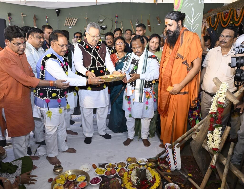 हरेली पर CM साय ने दिया हरियाली का संदेश: पारिजात का पौधा लगाया, कृषि औजारों की पूजा की; बोले- किसान समृद्ध होगा तो प्रदेश बढ़ेगा हरेली पर CM साय ने दिया हरियाली का संदेश: पारिजात का पौधा लगाया, कृषि औजारों की पूजा की; बोले- किसान समृद्ध होगा तो प्रदेश बढ़ेगा