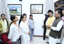 मुख्यमंत्री साय से मिले सरगुजा के 50 मेधावी छात्र, बोले- सपनों को लक्ष्य बनाकर अनुशासन और मेहनत से आगे बढ़ें