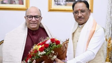 CM साय से मिले पद्मश्री डॉ. चंद्रप्रकाश द्विवेदी: ‘चाणक्य’ से इतिहास को जन-जन तक पहुंचाने के योगदान की सराहना