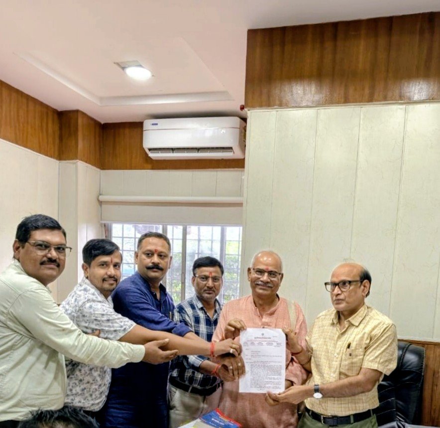 शिक्षक पदोन्नति में TET की अनिवार्यता के संबंध में छत्तीसगढ़ शिक्षक संघ ने शासन को सौंपा मांग पत्र