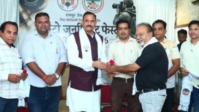स्वास्थ्य मंत्री श्याम बिहारी जायसवाल ने किया दृश्य संवाद 2026 का शुभारंभ : तस्वीरों में उतरा छत्तीसगढ़, फोटो जर्नलिस्टों का हुआ सम्मान