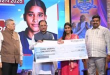CM साय ने टॉपर बेटियों को बांटी स्कॉलरशिप : बोले- नई तकनीक से जुड़ेंगे विद्यार्थी; 34 नालंदा परिसर और AI मिशन से बढ़ेंगे अवसर