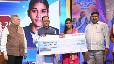 CM साय ने टॉपर बेटियों को बांटी स्कॉलरशिप : बोले- नई तकनीक से जुड़ेंगे विद्यार्थी; 34 नालंदा परिसर और AI मिशन से बढ़ेंगे अवसर