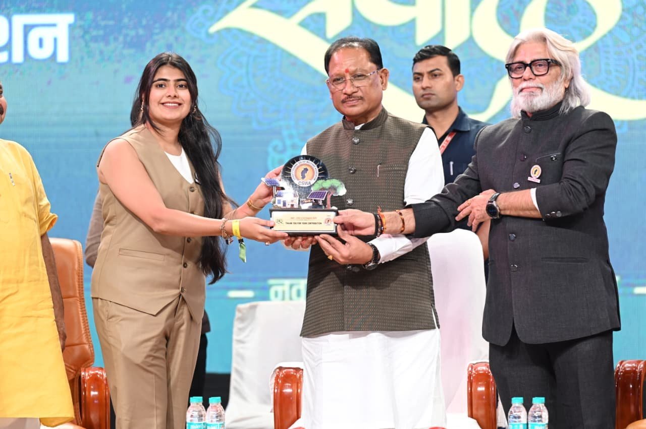 हर घर सोलर, हर घर ऊर्जा आत्मनिर्भर : छत्तीसगढ़ में 5 लाख घरों को सौर ऊर्जा से जोड़ने का लक्ष्य, CM साय बोले – “सौर ऊर्जा के क्षेत्र में छत्तीसगढ़ बनेगा देश का अग्रणी राज्य”