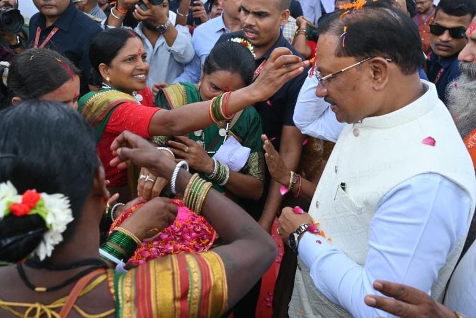 बालोद में CM विष्णुदेव साय ने बहनों को दिया रक्षाबंधन का तोहफा: महतारी वंदन की 31वीं किस्त से 67 लाख महिलाओं के चेहरे पर मुस्कान