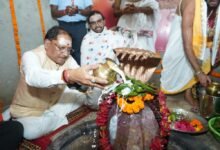 बाबा कर्मेश्वर धाम पहुंचे CM साय, रुद्राभिषेक कर प्रदेश की सुख-समृद्धि की कामना; कर्रा में मंगल भवन बनाने की घोषणा