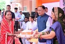 ‘विष्णु भैया’ ने रक्षाबंधन पर 50 बहनों की बदली राह : ई-रिक्शा देकर रोजगार से जोड़ा, बगिया में 3 करोड़ के विकास कार्यों का भूमिपूजन