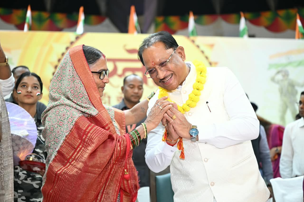 विशेष लेख : महतारी के आशीष, राखी के विश्वास से CM विष्णु देव साय के नेतृत्व में महिलाओं के सम्मान, स्वावलंबन और आर्थिक सशक्तिकरण की पहल