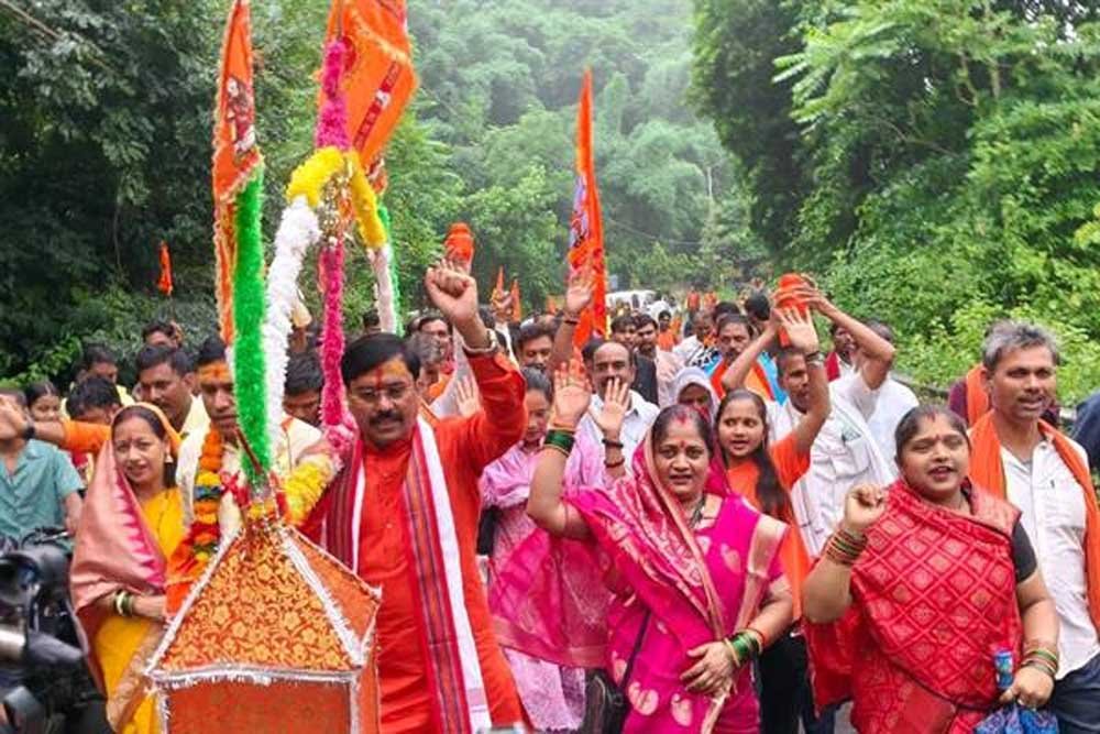 भेड़ाघाट से 121 किलोमीटर लंबी पंच दिवसीय यात्रा का किया शुभारंभ भेड़ाघाट से 121 किलोमीटर लंबी पंच दिवसीय यात्रा का किया शुभारंभ