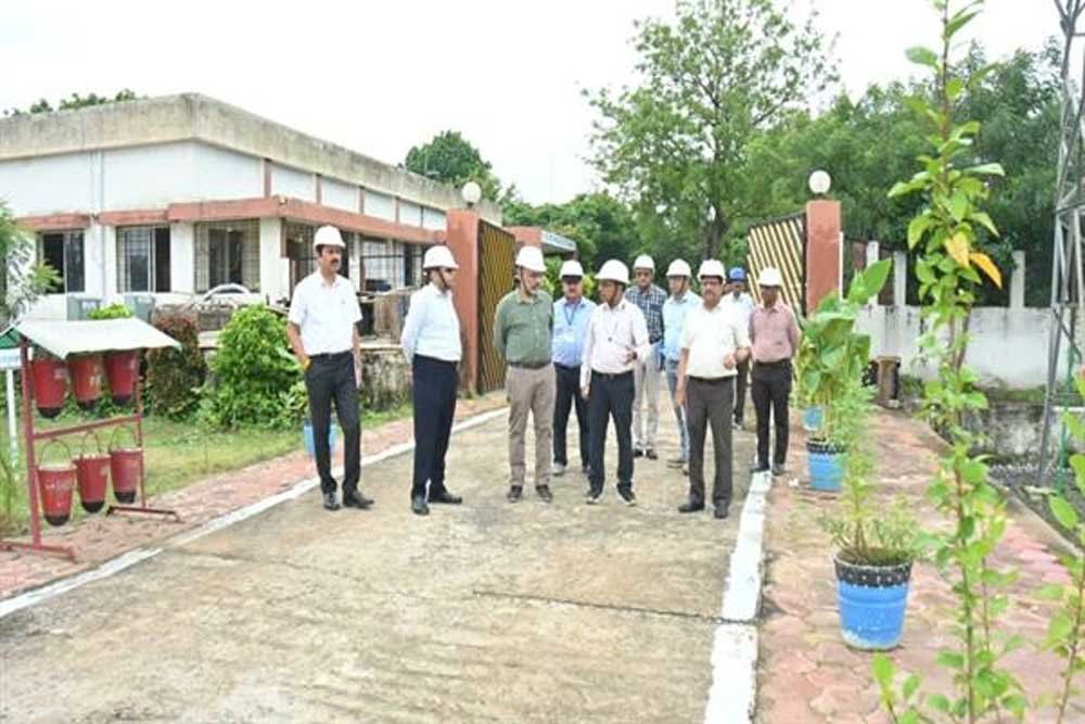 प्रमुख सचिव ऊर्जा ने किया एम पी ट्रांसको के 132 के.व्ही. सबस्टेशन सलामतपुर का निरीक्षण