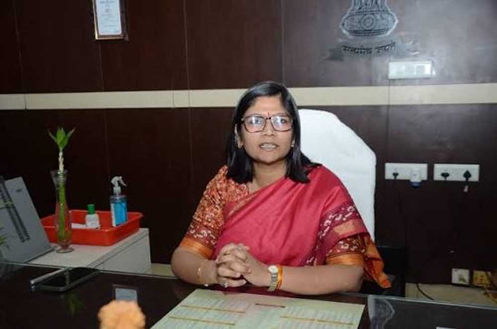 ग्वालियर जिले के अधिकारियों को स्पोट लेप्रोसी सर्वे एक इन्नोवेटिव कार्यक्रम के लिए राज्य में उत्कृष्ट कार्य करने के लिए किया सम्मानित ग्वालियर जिले के अधिकारियों को स्पोट लेप्रोसी सर्वे एक इन्नोवेटिव कार्यक्रम के लिए राज्य में उत्कृष्ट कार्य करने के लिए किया सम्मानित