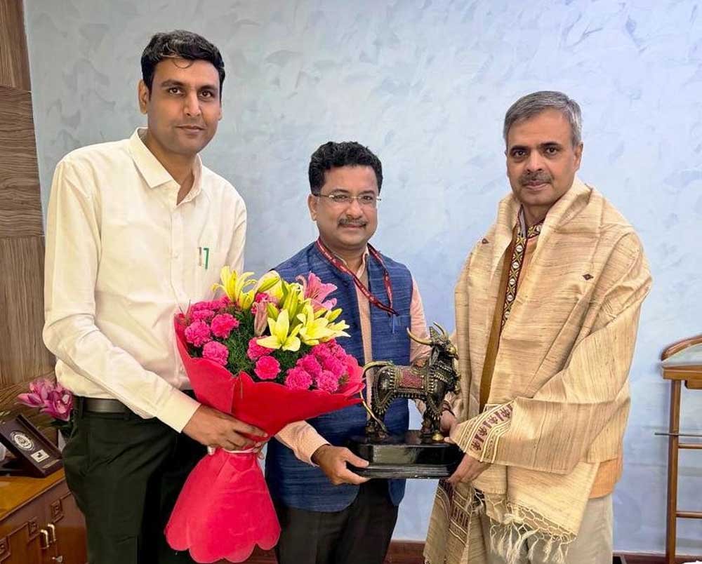 नगरीय प्रशासन विभाग के प्रमुख सचिव सोनमणि बोरा ने केन्द्रीय आवासन और शहरी कार्य मंत्रालय के सचिव सत्येन्द्र सिंह से नई दिल्ली में की मुलाकात नगरीय प्रशासन विभाग के प्रमुख सचिव सोनमणि बोरा ने केन्द्रीय आवासन और शहरी कार्य मंत्रालय के सचिव सत्येन्द्र सिंह से नई दिल्ली में की मुलाकात