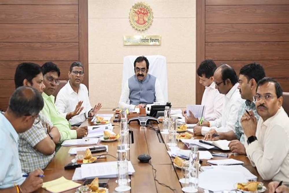 लोक निर्माण मंत्री ने भोपाल की सड़कों की स्थिति की समीक्षा कर दिए सुधार के निर्देश
