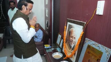 उपमुख्यमंत्री  राजेंद्र शुक्ल ने स्व.  पारस जैन के निवास पहुंचकर परिजनों से की भेंट, व्यक्त की शोक संवेदना