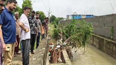 पीड़ित परिवारों के घरों तक पहुंचकर जलभराव से हुए नुकसान का किया प्रत्यक्ष अवलोकन