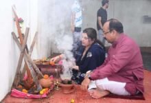 गौमाता और कृषि औजारों की पूजा-अर्चना कर अच्छी फसल व खुशहाली का कामना की