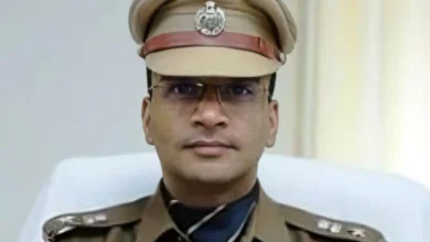 थप्पड़ कांड, मारपीट और विवादों की हैट्रिक… जानें क्यों गंवानी पड़ी अविनाश पांडेय को मेरठ SSP की कुर्सी? थप्पड़ कांड, मारपीट और विवादों की हैट्रिक… जानें क्यों गंवानी पड़ी अविनाश पांडेय को मेरठ SSP की कुर्सी?
