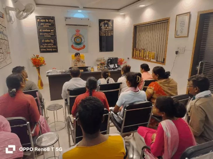 QR कोड से होगी ऑटो ड्राइवर की पहचान, बिलासपुर में ई-रिक्शा पर भी लगेगा कोड QR कोड से होगी ऑटो ड्राइवर की पहचान, बिलासपुर में ई-रिक्शा पर भी लगेगा कोड
