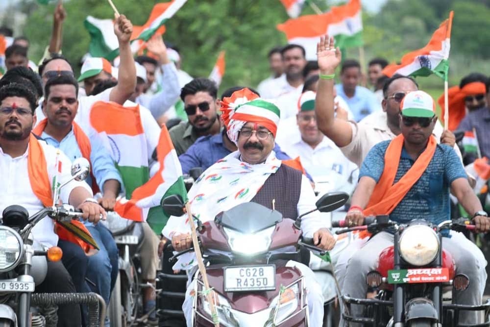 उप मुख्यमंत्री  साव के नेतृत्व में 14 गांवों में निकली भव्य तिरंगा यात्रा, गूंजा देशभक्ति का जयघोष