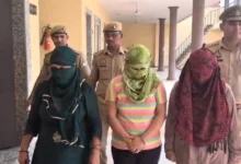 फर्जी IAS विप्रा शर्मा गैंग का पर्दाफाश, नौकरी दिलाने के नाम पर 7 लाख की ठगी! यूनिवर्सिटी क्लर्क समेत गैंग का पर्दाफाश