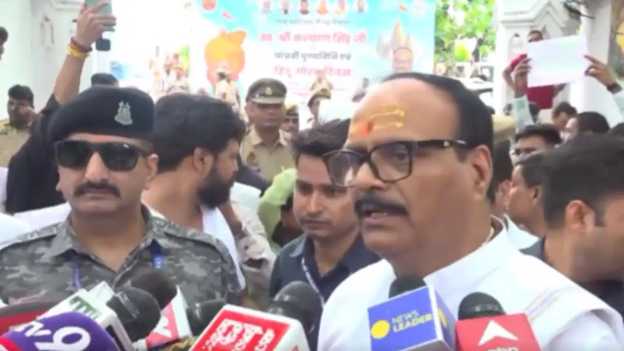 लखनऊ में छात्रों के प्रदर्शन का अंत, डिप्टी CM से मुलाकात के बाद बदला रुख