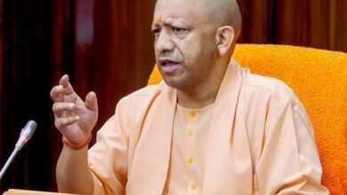 बाढ़ और जलभराव पर एक्शन मोड में सीएम योगी, अफसरों को दिए कड़े निर्देश बाढ़ और जलभराव पर एक्शन मोड में सीएम योगी, अफसरों को दिए कड़े निर्देश