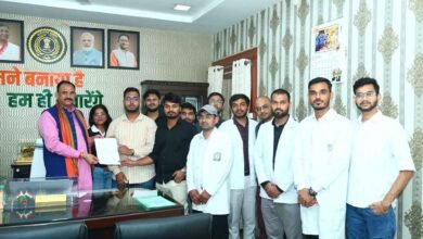 राजनांदगांव में जूनियर डॉक्टरों ने खत्म की हड़ताल: स्टाइपेंड बढ़ाने पर स्वास्थ्य मंत्री के आश्वासन के बाद काम पर लौटेंगे डॉक्टर