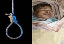 छुट्टी पर गांव आए आरक्षक ने घर में फांसी लगाकर की आत्महत्या : अर्जुनी पुलिस ने शव पोस्टमार्टम के लिए भेजा, जांच शुरू