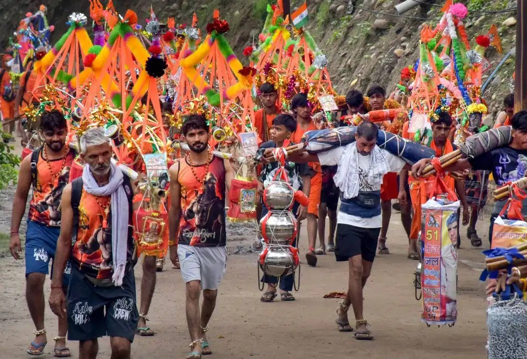 यात्रा में कांवड़ खंडित होने पर न घबराएं, इन उपायों से भोलेनाथ करेंगे क्षमा यात्रा में कांवड़ खंडित होने पर न घबराएं, इन उपायों से भोलेनाथ करेंगे क्षमा