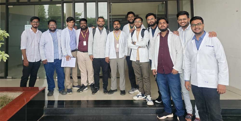 इंटर्न्स की समस्याओं पर चिकित्सा शिक्षा विभाग की बैठक, स्टाइपेंड बढ़ाने की माँग पर विचार का आश्वासन
