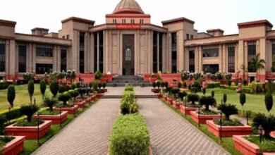 FIR दर्ज करने वाले ASI को ही जांच सौंपी, हाईकोर्ट ने बिलासपुर पुलिस से मांगा जवाब FIR दर्ज करने वाले ASI को ही जांच सौंपी, हाईकोर्ट ने बिलासपुर पुलिस से मांगा जवाब