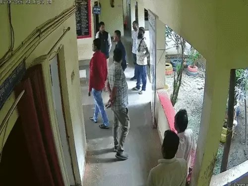 अभनपुर नपा अध्यक्ष पर अधिकारियों से गाली-गलौज और धमकी का आरोप, FIR दर्ज