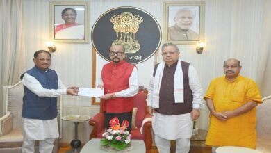 असम बाढ़ पीड़ितों की मदद के लिए छत्तीसगढ़ सरकार ने बढ़ाया हाथ, सीएम साय ने सौंपा 5 करोड़ का चेक असम बाढ़ पीड़ितों की मदद के लिए छत्तीसगढ़ सरकार ने बढ़ाया हाथ, सीएम साय ने सौंपा 5 करोड़ का चेक