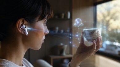 क्या अब Apple AirPods में कैमरा भी? नए लीक ने मचाई हलचल, ऐसे करेगा काम