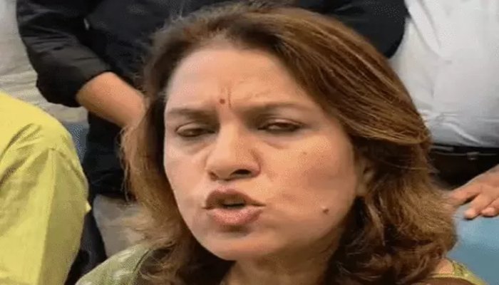 सोशल मीडिया पोस्ट को लेकर सुप्रिया श्रीनेत और नेहा सिंह राठौर पर FIR, पुराने वीडियो को स्वतंत्रता दिवस से जोड़ने का आरोप सोशल मीडिया पोस्ट को लेकर सुप्रिया श्रीनेत और नेहा सिंह राठौर पर FIR, पुराने वीडियो को स्वतंत्रता दिवस से जोड़ने का आरोप