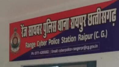 शेयर ट्रेडिंग में मुनाफे का झांसा देकर 1.15 करोड़ की ठगी, चार आरोपी गिरफ्तार शेयर ट्रेडिंग में मुनाफे का झांसा देकर 1.15 करोड़ की ठगी, चार आरोपी गिरफ्तार