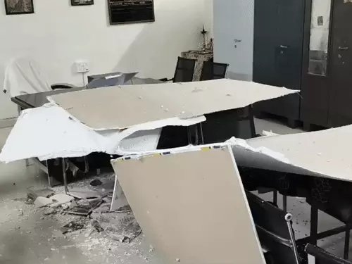 बिलासपुर के स्कूल में गिरी फॉल्स सीलिंग, बाल-बाल बचे छात्र; तीन साल पहले हुआ था लाखों का मरम्मत कार्य बिलासपुर के स्कूल में गिरी फॉल्स सीलिंग, बाल-बाल बचे छात्र; तीन साल पहले हुआ था लाखों का मरम्मत कार्य