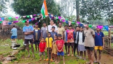 अबूझमाड़ में बदली तस्वीर, जहां तिरंगे से डरते थे ग्रामीण वहां पहली बार शान से लहराया राष्ट्रीय ध्वज अबूझमाड़ में बदली तस्वीर, जहां तिरंगे से डरते थे ग्रामीण वहां पहली बार शान से लहराया राष्ट्रीय ध्वज