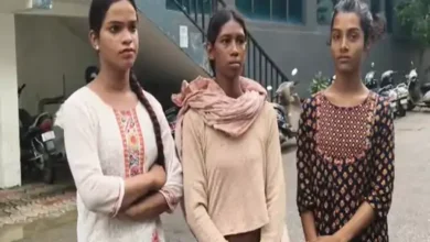 गुरु बनाने को लेकर किन्नरों के दो गुट भिड़े, मिर्ची पाउडर छिड़कने और बाल पकड़कर घसीटने के आरोप; दोनों पक्षों पर FIR