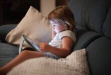 Supreme Court On Kids Screen Time: बच्चों के बदतहे स्क्रीन टाइम पर सुप्रीम कोर्ट ने जताई चिंता, कहा स्कूलों में खेलकूद होना बहुत जरूरी