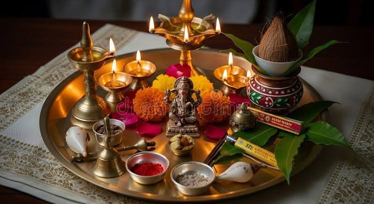 दोपहर के समय पूजा करना शुभ या अशुभ? जानें शास्त्रों में क्या कहा गया