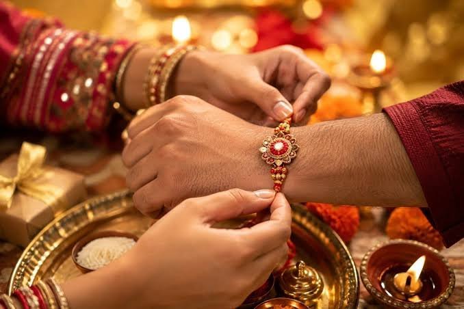 रक्षाबंधन पर इस बार भद्रा बाधा नहीं: पूर्णिमा सुबह 9:48 बजे तक, पंचक में पहले भगवान को राखी चढ़ाने की सलाह रक्षाबंधन पर इस बार भद्रा बाधा नहीं: पूर्णिमा सुबह 9:48 बजे तक, पंचक में पहले भगवान को राखी चढ़ाने की सलाह