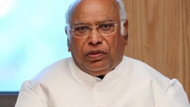 शिक्षा व्यवस्था से लेकर राम मंदिर तक, आज CWC की बैठक में मल्लिकार्जुन खरगे का सरकार पर हमला बोला शिक्षा व्यवस्था से लेकर राम मंदिर तक, आज CWC की बैठक में मल्लिकार्जुन खरगे का सरकार पर हमला बोला