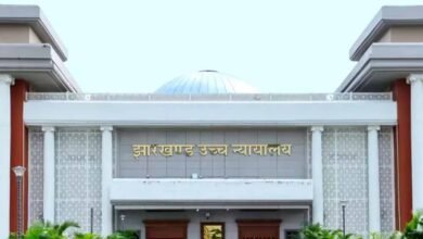 सीबीआई चार्जशीट को अकेला सबूत नहीं माना जा सकता, हाई कोर्ट ने वेतन कटौती का आदेश किया रद सीबीआई चार्जशीट को अकेला सबूत नहीं माना जा सकता, हाई कोर्ट ने वेतन कटौती का आदेश किया रद